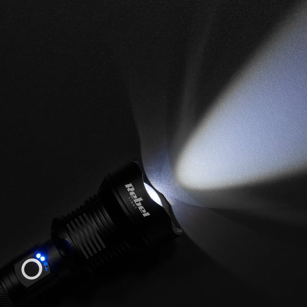 Alumiininen LED-taskulamppu 1857lm 20W Rebel ZOOM 800m USB-C IP65 voimakas ja kirkas