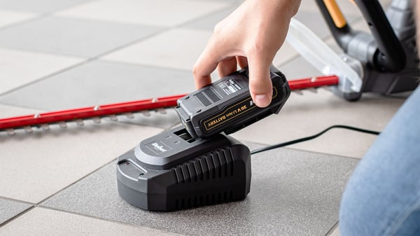 Akku 20V 2Ah Rebel Tools RB-2001