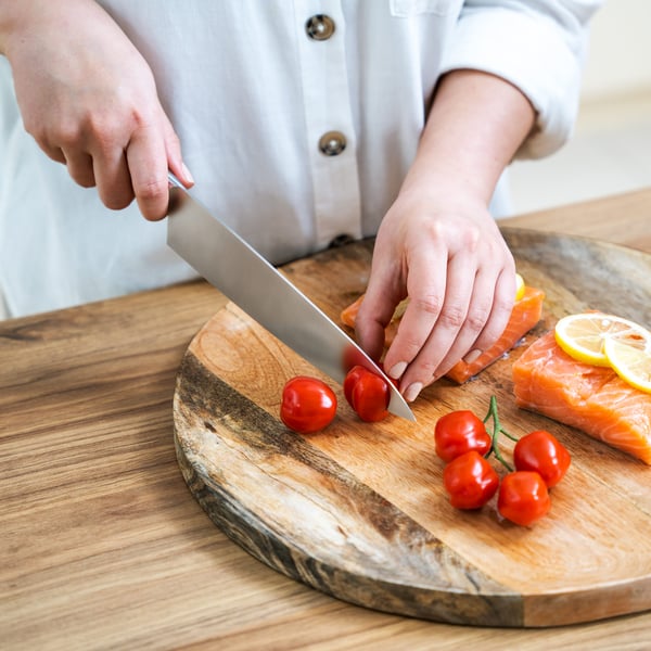 Kokkekniv i rustfrit stål 33 cm Teesa balanceret skarp