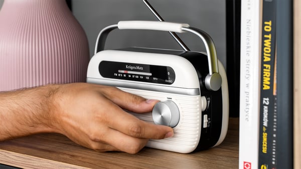 Bärbar analog radio 5V eller batterier Kruger&Matz Bluetooth