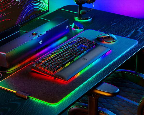 BlackWidow V4 Mekanisk Tastatur Chroma RGB [Razer Green]