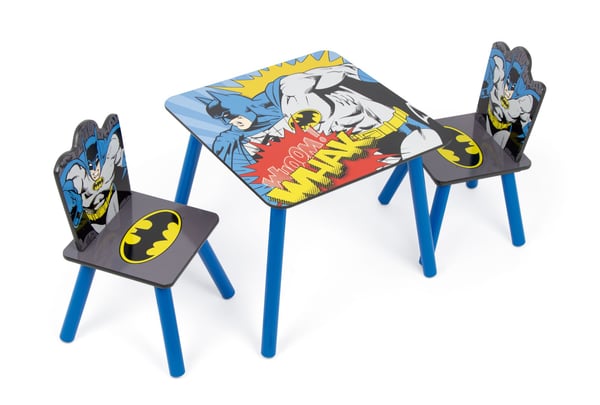 Batman Puinen pöytä ja tuolit