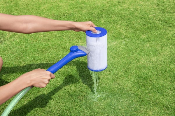 Bestway Flowclear AquaLite suodattimen puhdistustyökalu
