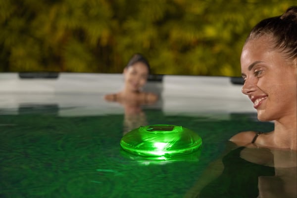 Bestway SolarFloat Solar LED-valo altaalle / paljuun