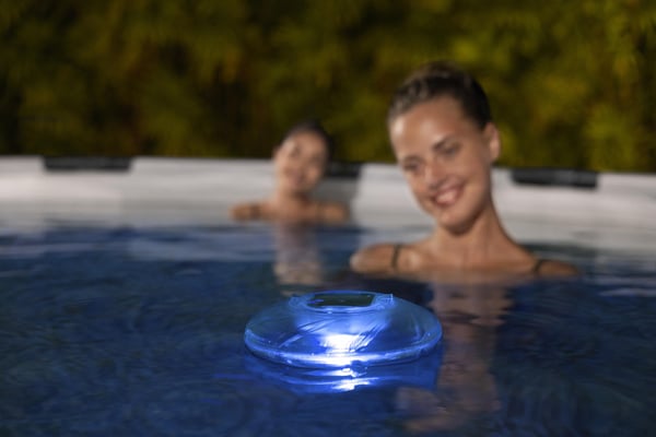 Bestway SolarFloat Solar LED-valo altaalle / paljuun