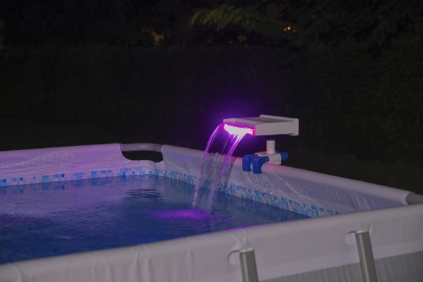 Flowclear Lugnande LED-vattenfall till Pool