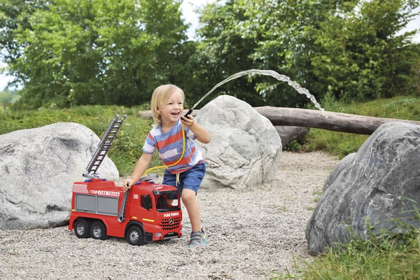 GIGA TRUCKS brannbil til å sitte på