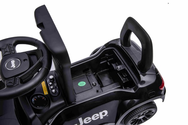 JEEP Grand Cherokee Potkuauto musiikkijärjestelmällä, musta