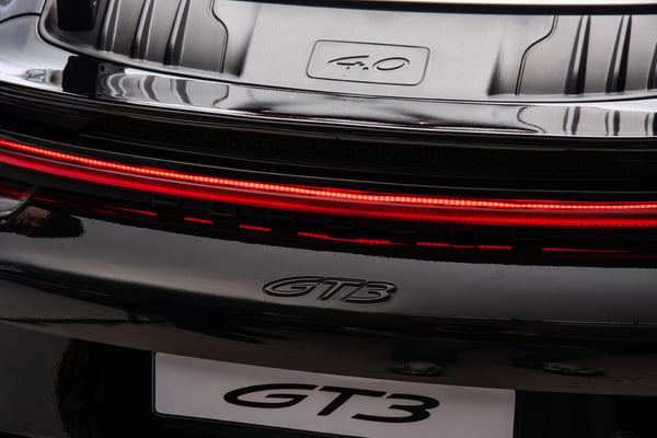 Porsche 911 GT3 Elbil för barn 21,6V med gummihjul+lädersäte Svart