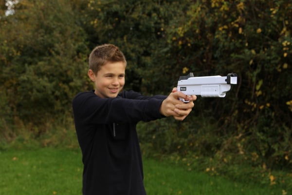 Stealth-pistol med 12 pilar