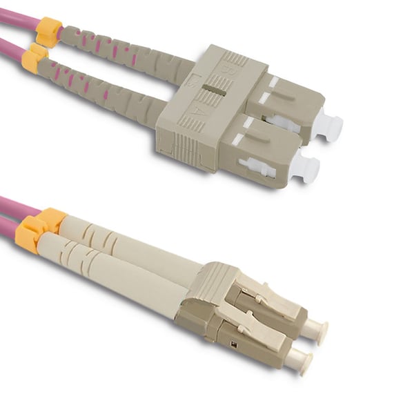 Qoltec fiberoptisk patchkabel LC/UPC - SC/UPC multiläge 50/125 OM4 duplex 1 m