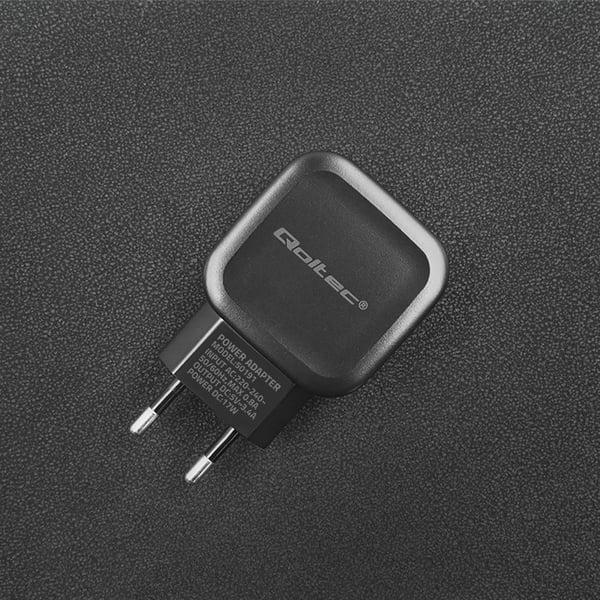 Qoltec vægglader 17W 5V 3,4A 3xUSB