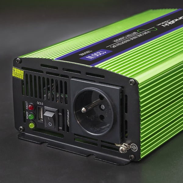 Qoltec Monolith spændingsomformer batterilader UPS 600W 1200W 12V til 230V ren sinusbølge