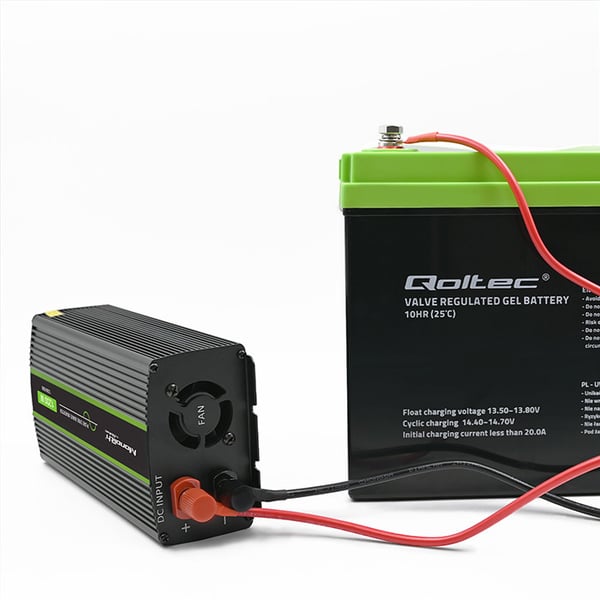 Qoltec Monolith -jännitemuunnin | 600 W | 1200 W | 12 V - 230 V | Puhdas sinusjännitteinen