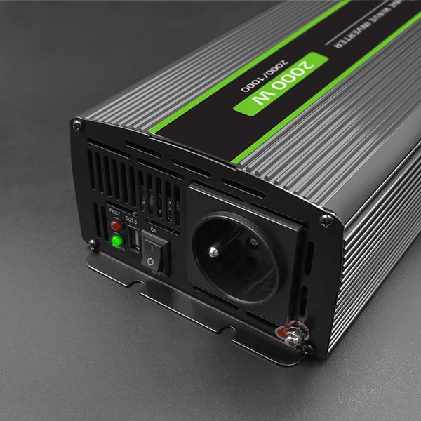 Qoltec Monolith -jännitemuunnin | 1000 W | 2000 W | 12 V - 230 V | Puhdas sinusjännitteinen