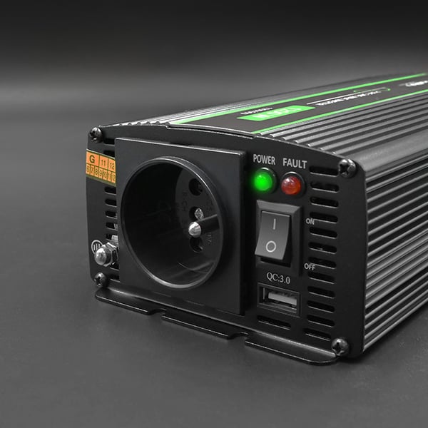 Qoltec Monolith -jännitemuunnin | 600 W | 1200 W | 24 V - 230 V | Puhdas sinusmuoto