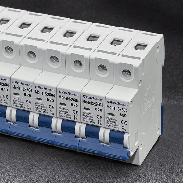 Qoltec B20 Katkaisija | Sulake | AC | 20A | 1P