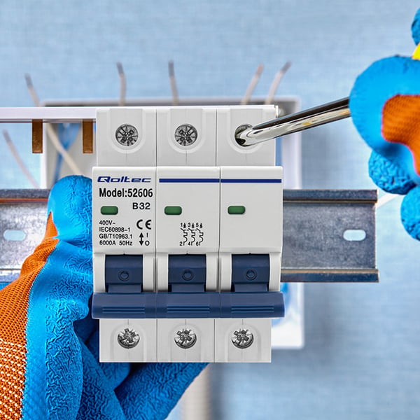 Qoltec B32 sikring AC 32A 3P