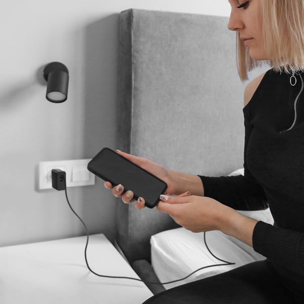 Qoltec Super Quick PD-oplader 90W med 1 USB-C og 1 USB sort