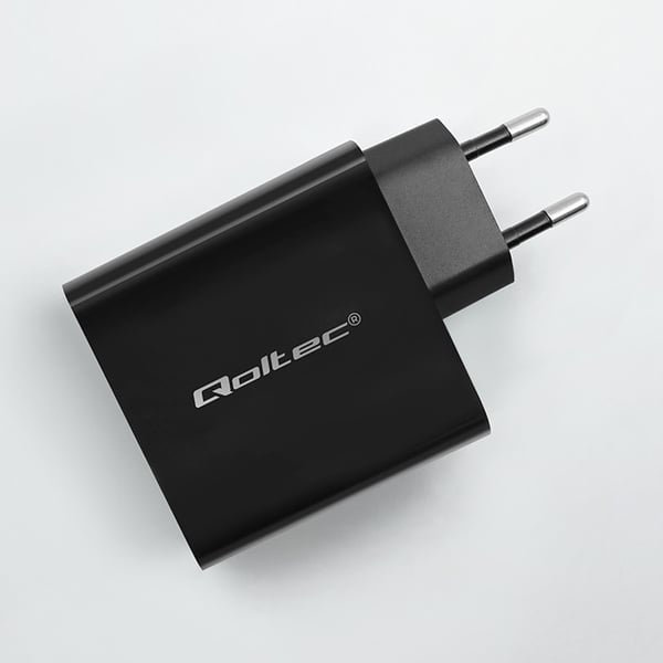 Qoltec Super Quick PD-oplader 90W med 1 USB-C og 1 USB sort