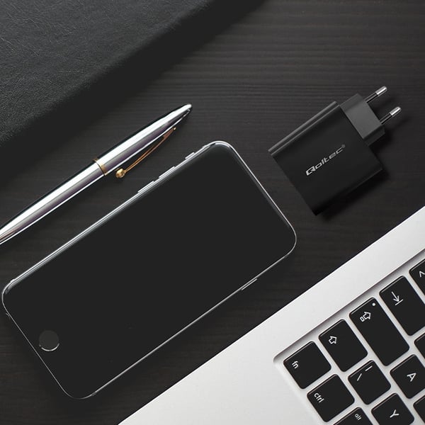 Qoltec Super Quick PD-oplader 90W med 1 USB-C og 1 USB sort