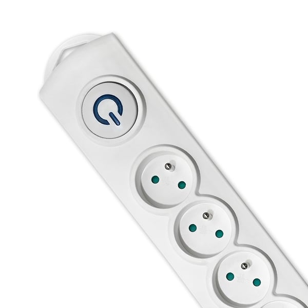 Qoltec Ylijännitesuoja Jatkojohto | 8 Pistorasiaa | 1,5 m | Valkoinen