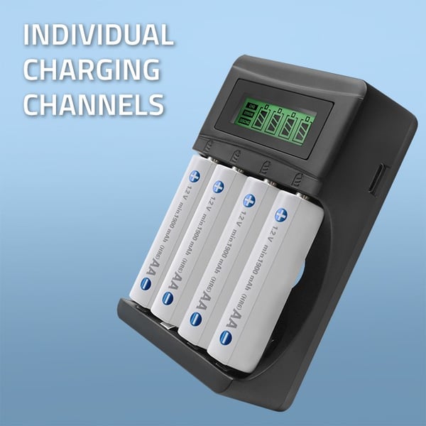 Qoltec NiMH-batteriladdere til R03 AAA og R6 AA-batterier med LCD-display og USB-kabel