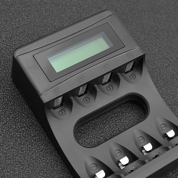 Qoltec NiMH-batteriladdere til R03 AAA og R6 AA-batterier med LCD-display og USB-kabel