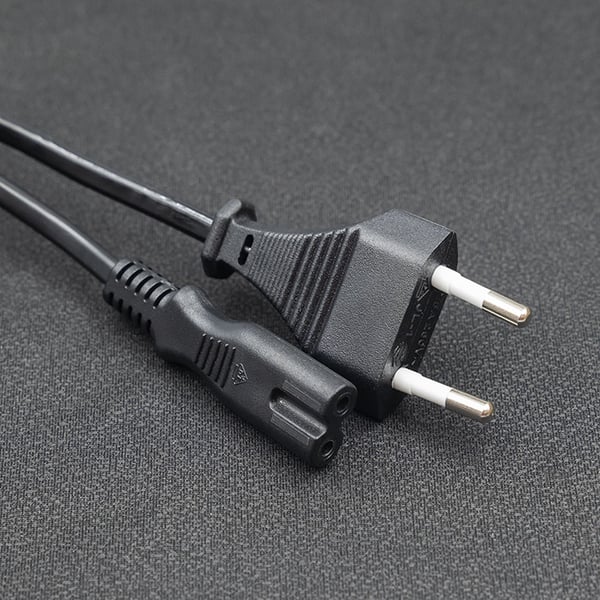 Qoltec IEC C7/CEE 7/16 strømkabel ottekant 2x0,5mm² 1,4m