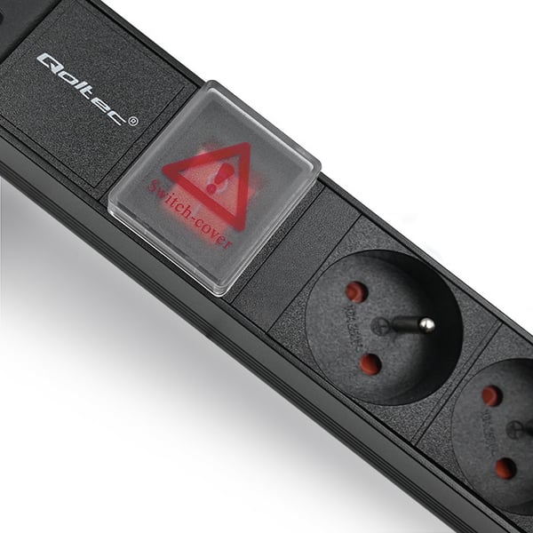 Qoltec PDU-grenuttag til 19'' RACK 1U 16A 6x FRENCH 2m