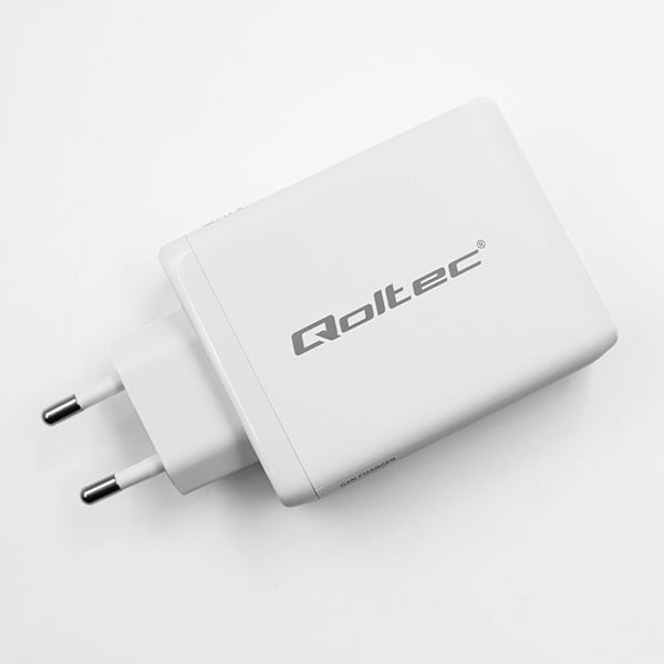 Qoltec 100W GaN väggadapter 5-20V 1.5-5A 2x USB-C PD 1x USB QC 3.0 vit