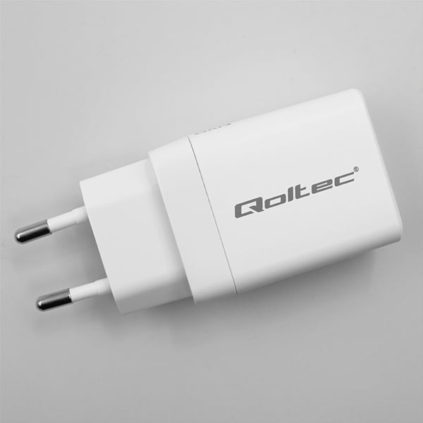 Qoltec 45W GaN vægglader 5-20V 1,5-3A USB-C PD og USB QC 3.0 hvid