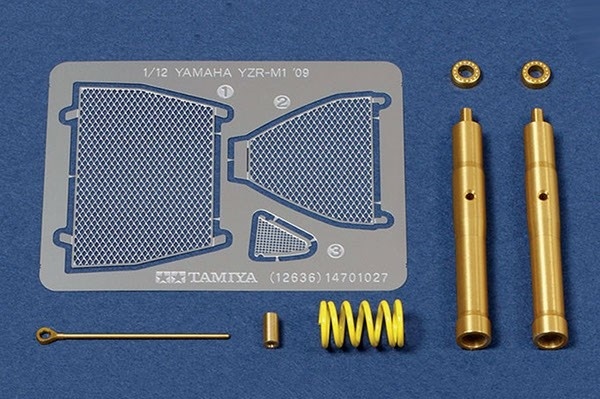 Tamiya 1/12 Yamaha YZR-M1 '09 Forgaffel