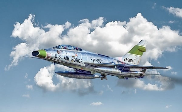 Italeri 1:72 F-100F Super Sabre