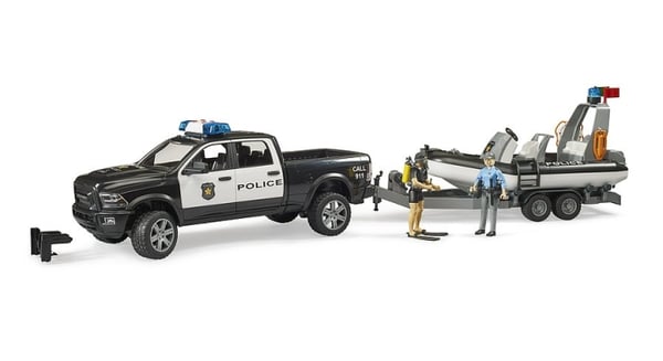Bruder RAM 2500 Police Pickup med L+S-modul, tilhenger og båt (02507)
