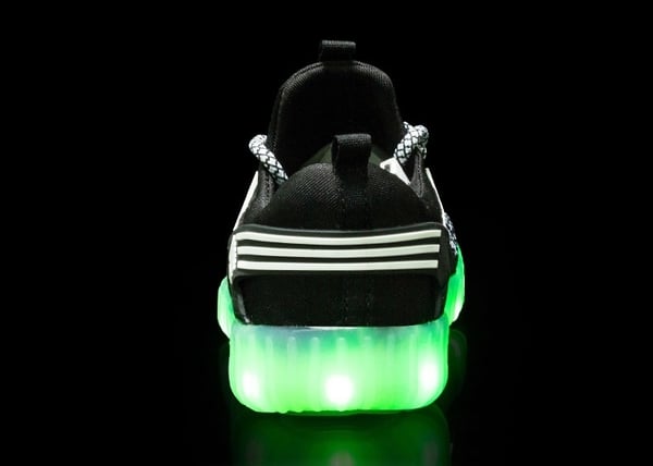 LED Sneakers med snörning strl 33, Svarta