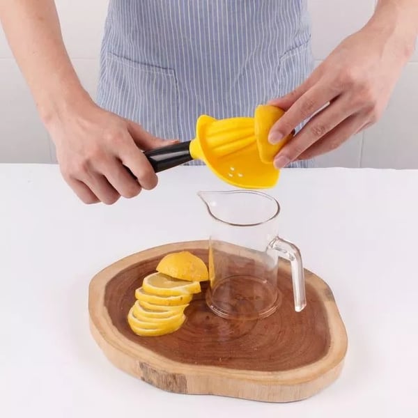 Citruspress med ciseleringsjärn
