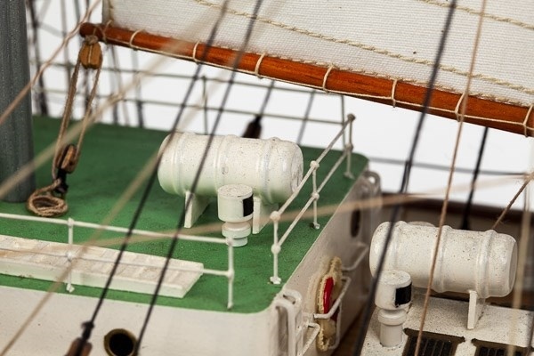 1:75 Sir Winston Churchill -Wooden hull