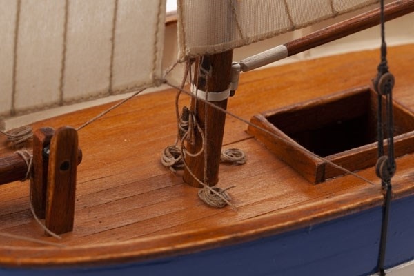1:30 ESPERANCE - Wooden hull