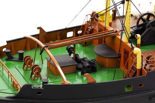 1:75 Elbjørn Icebreaker - Skrog i tre