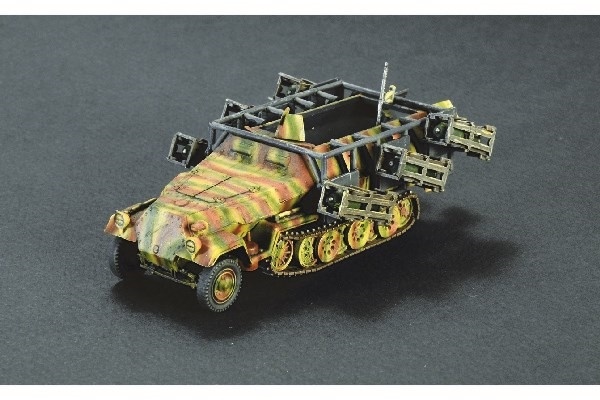 Italeri 1:72 Sd.Kfz. 251/1 'Stuka til fots'