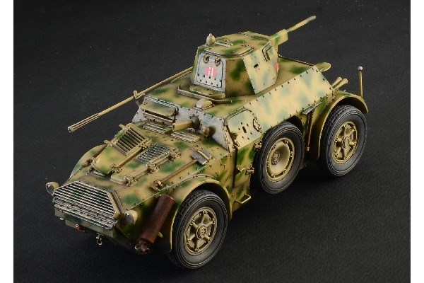 Italeri 1:35 AB 41 med Bersaglieri italiensk infanteri