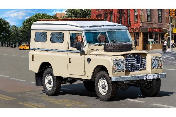 Revell Modellsett Land Rover Series III LWB 1:24