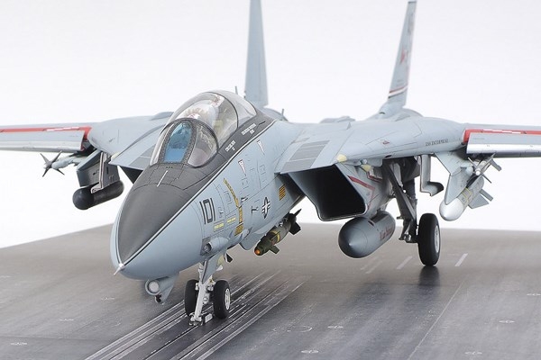 Tamiya 1/48 Grumman F-14A Tomcat™ (sen modell)