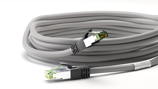 Goobay RJ45 (CAT 6A, 500 MHz) patchkabel med CAT 8.1 S/FTP-råkabel, grå 99,9 % oksygenfri kobberleder (OFC), AWG 24, halogenfri kabelmantel (LSZH), 15