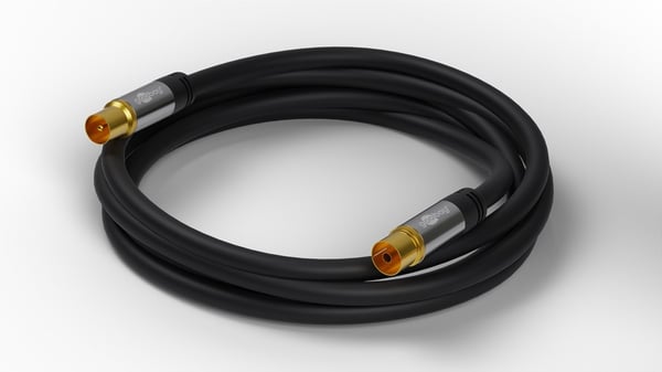 Goobay TV-antennkabel (135 dB), 4x skärmad guldpläterad, koaxial-uttag > koaxial-plugg