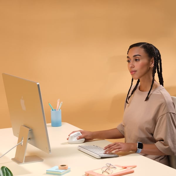 Logitech Lift for Mac Vertikal ergonomisk mus, off-white/Pa