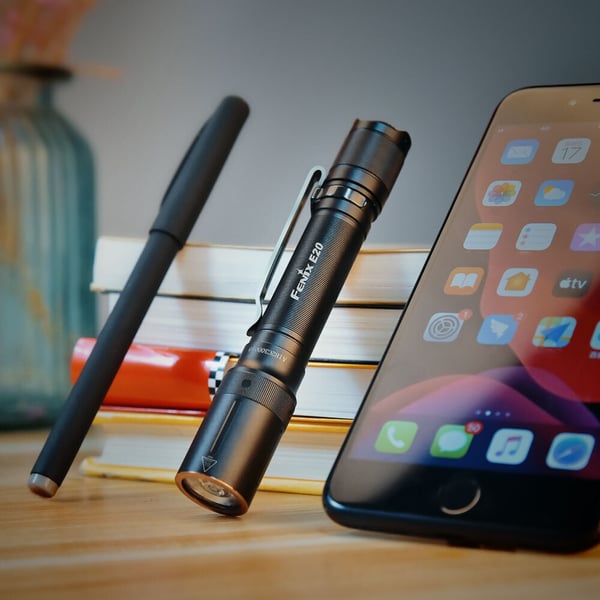 Fenix E20 V2.0 -taskulamppu