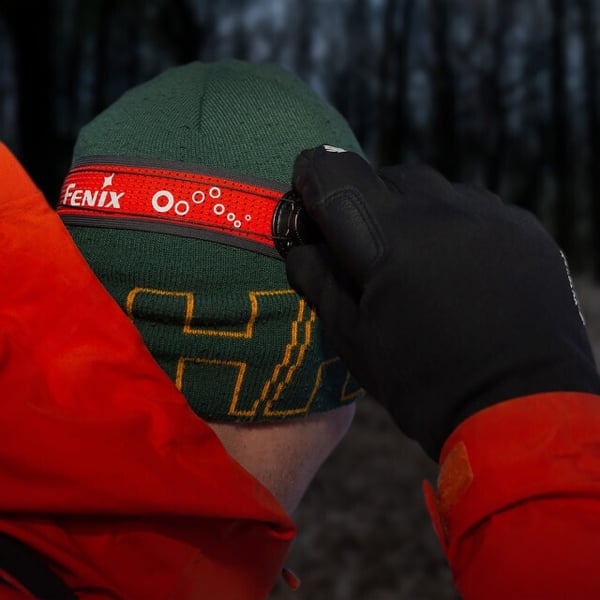 Fenix HL32R-T pandelampe, 800 lm, blå