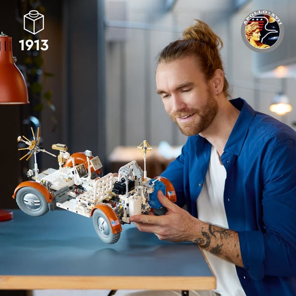 LEGO Technic 42182  - NASA Apollo – kuuauto